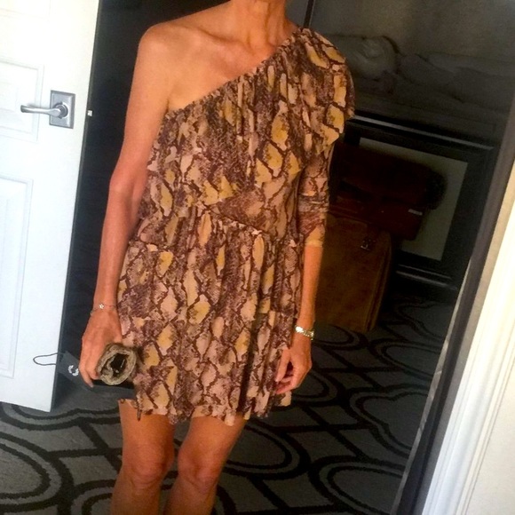 Aries one shoulder dress - Picture 4 of 6